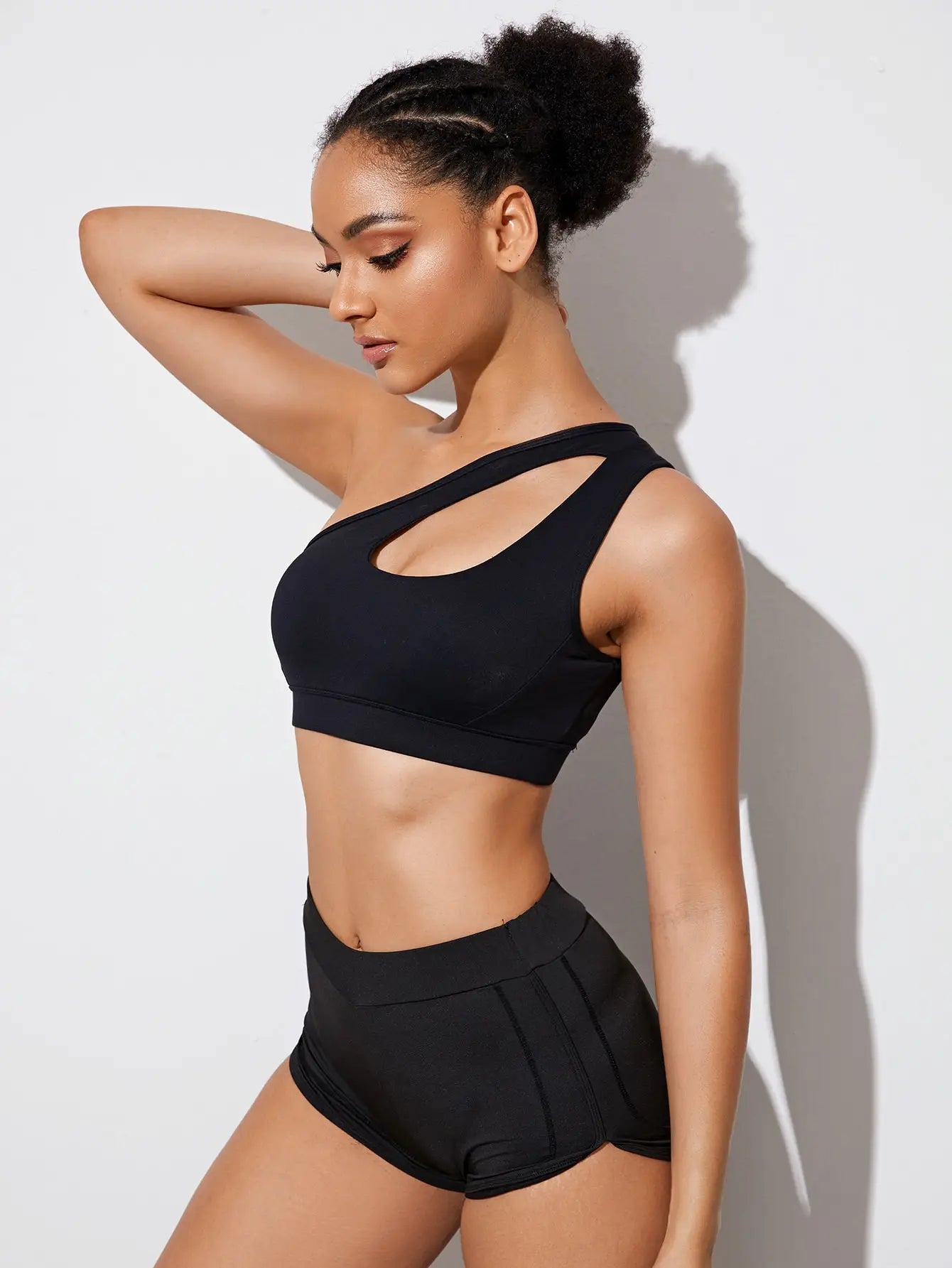 One-Shoulder Push-Up Sports Bra, Shockproof, for Yoga and Fitness. Black and White