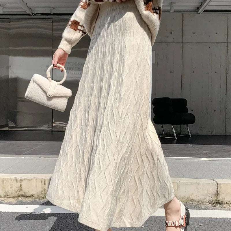 Lingplaid knitted half skirt for women with a drooping feeling and a long A-line high waisted slim woolen skirt
