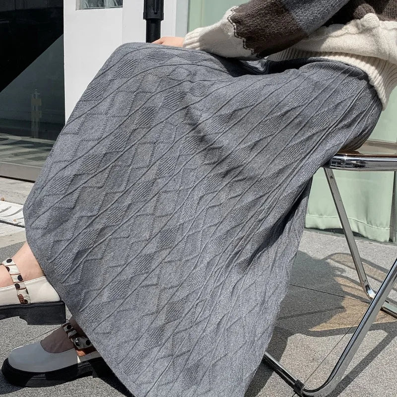 Lingplaid knitted half skirt for women with a drooping feeling and a long A-line high waisted slim woolen skirt