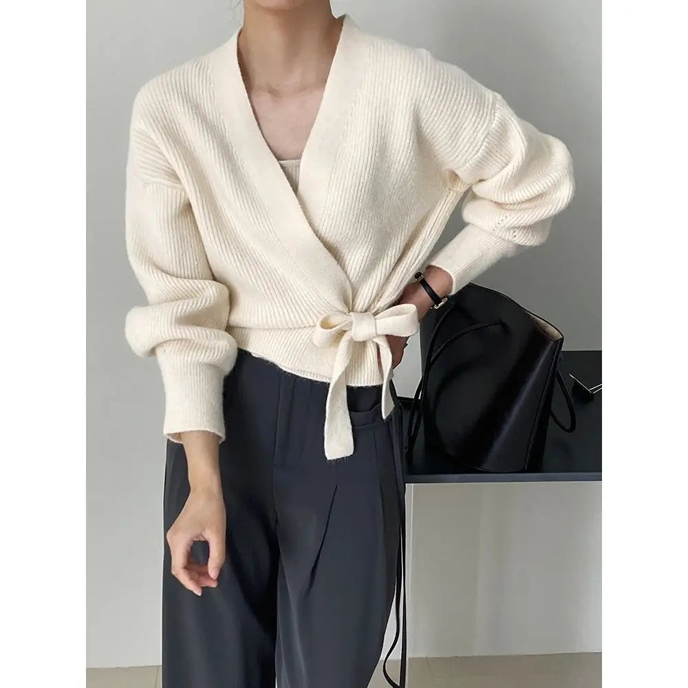 Early Autumn Bow Tie V-Neck Knit Women's Short High Waist Cardigan Sweater Coat Overlay Design Sense Top