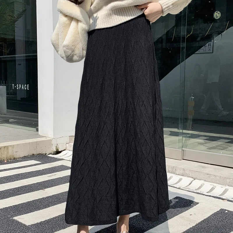Lingplaid knitted half skirt for women with a drooping feeling and a long A-line high waisted slim woolen skirt