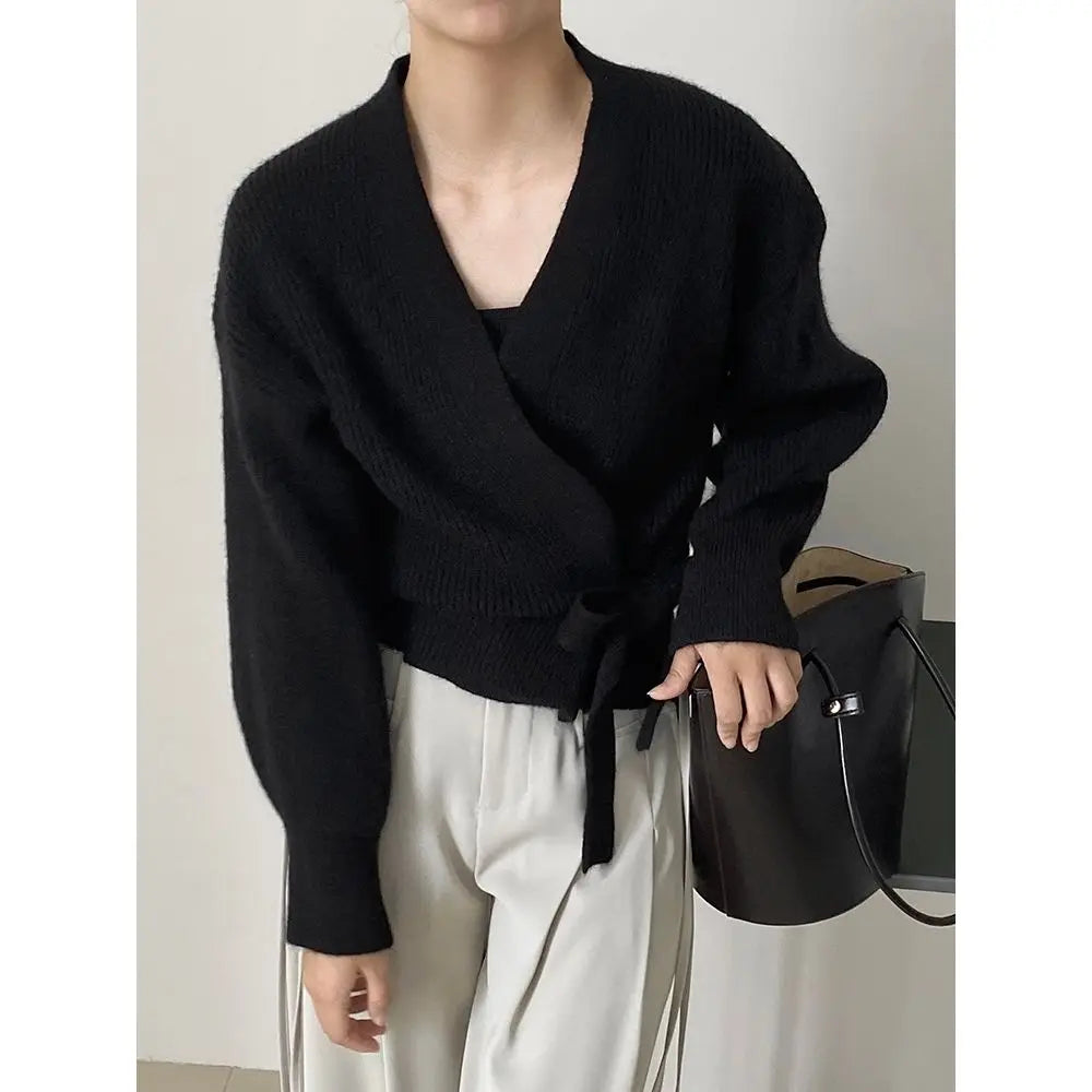 Early Autumn Bow Tie V-Neck Knit Women's Short High Waist Cardigan Sweater Coat Overlay Design Sense Top