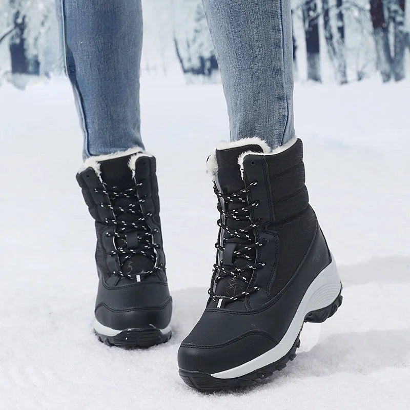 Winter ankle boots for women, waterproof, non-slip, chunky platform, and warm lining.