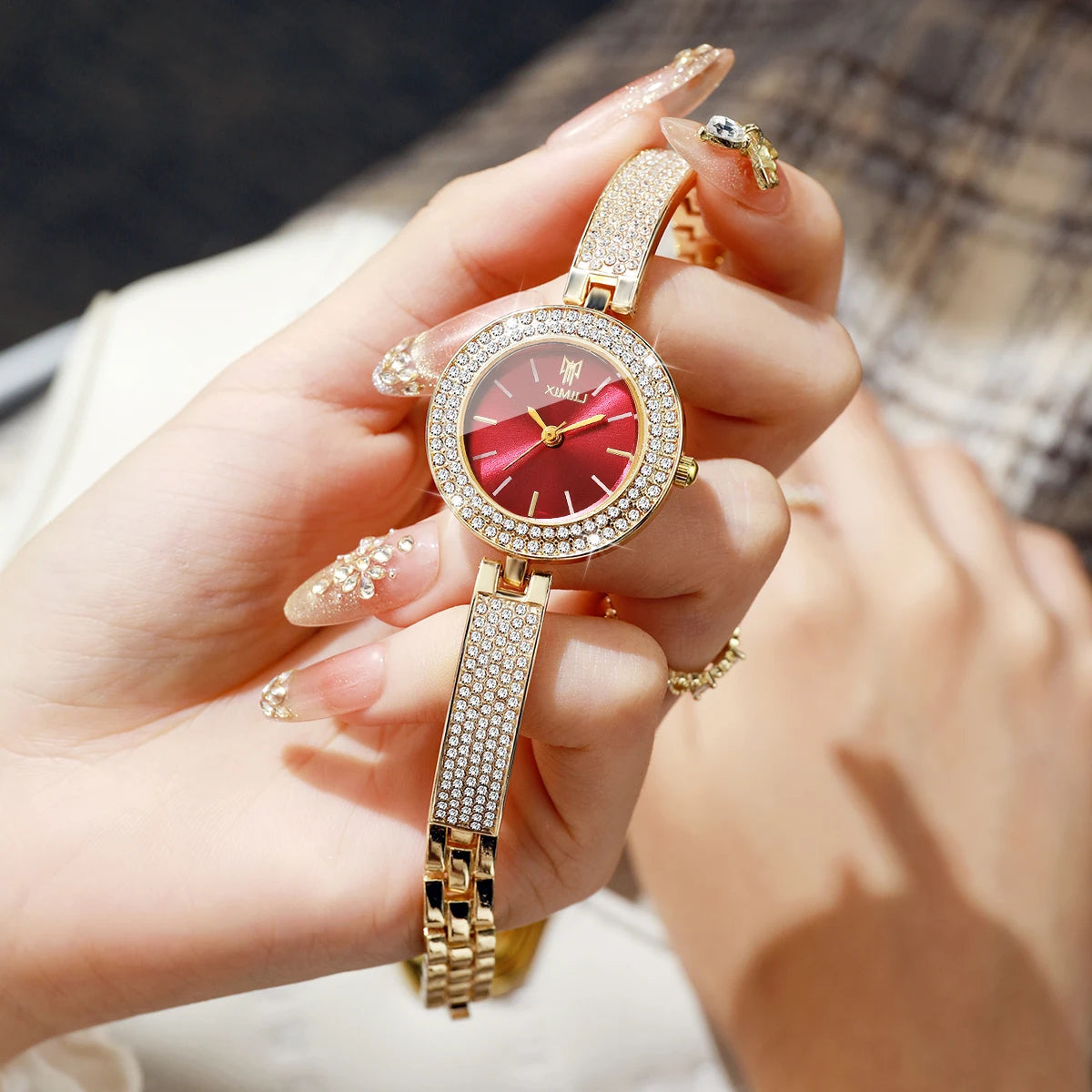 Luxury Rhinestone Bangle Women's Quartz Watch – Full Diamond Bezel Bracelet Wristwatch