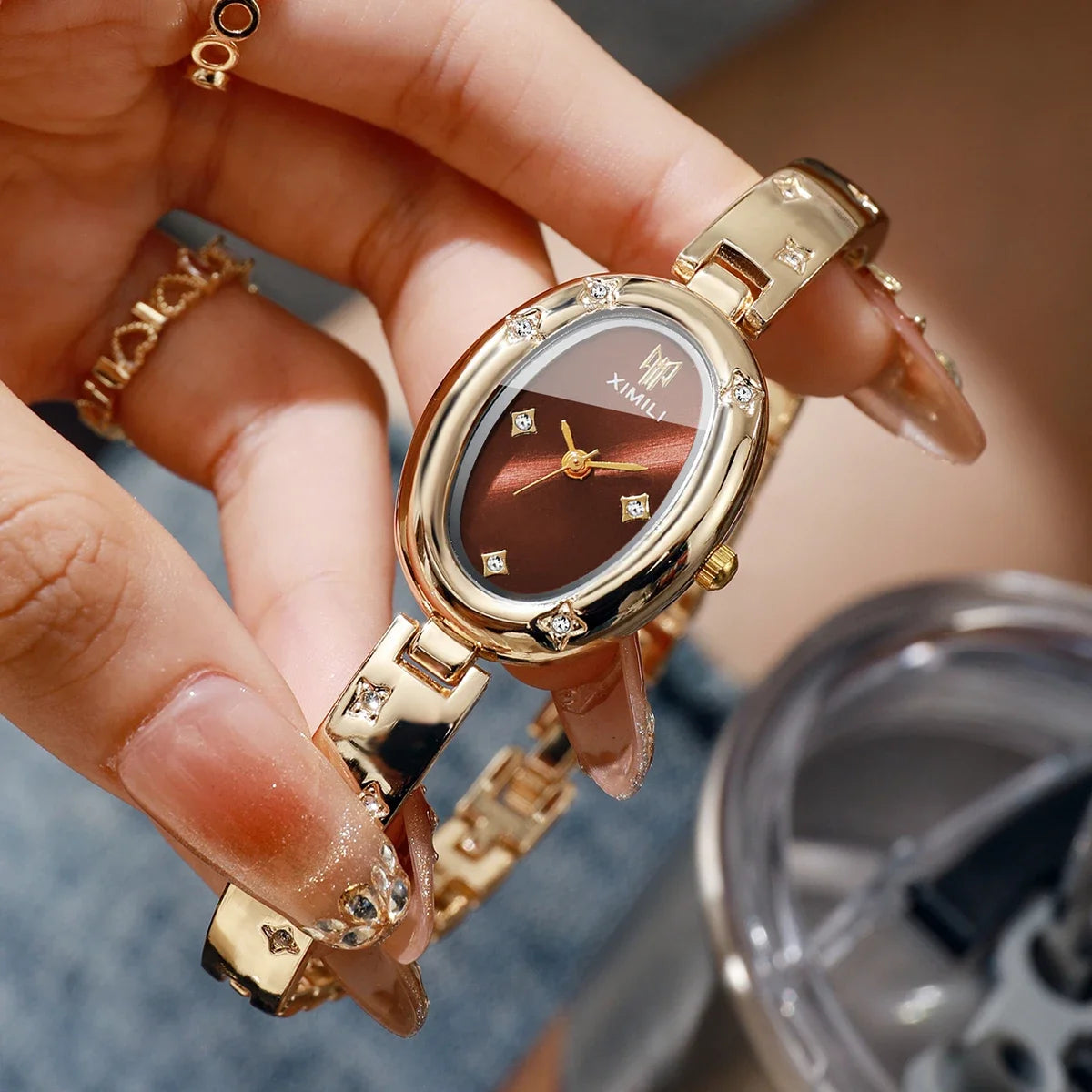 Elegant Oval Dial Women's Rhinestone Bracelet Quartz Watch – Bangle Wristwatch