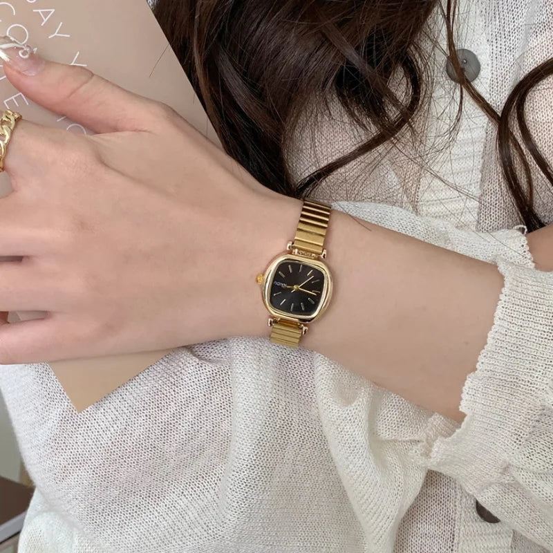 Luxury Women's Quartz Watch – Adjustable Stainless Steel Strap