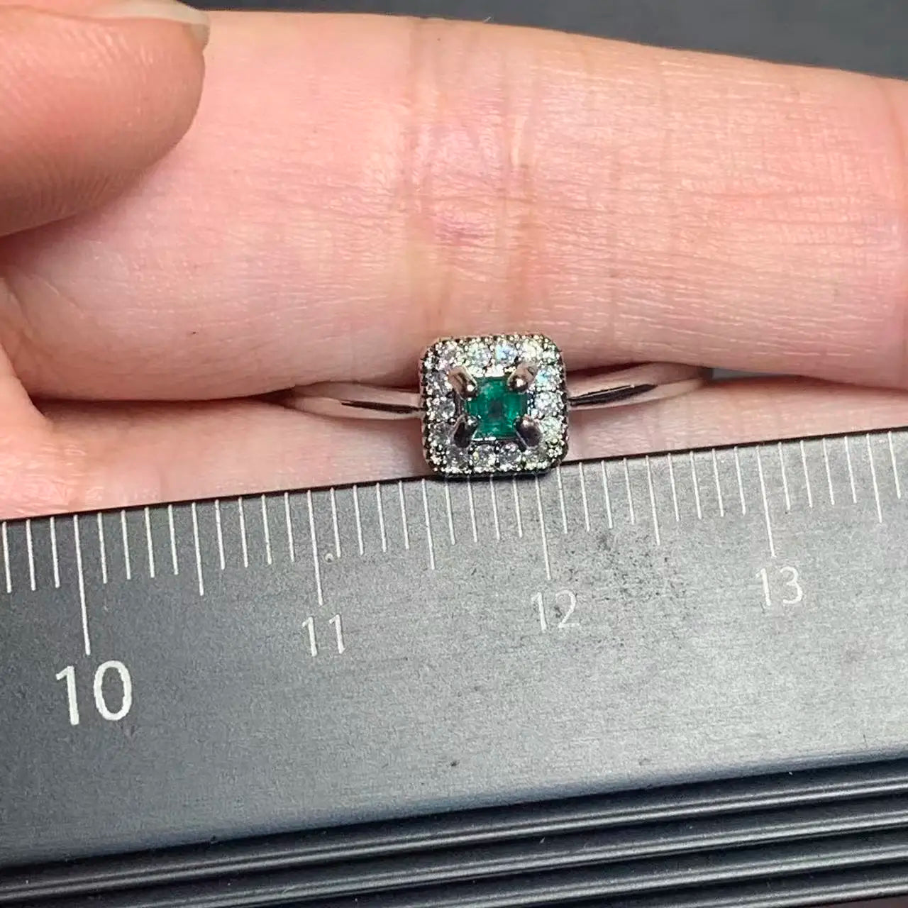 Natural Emerald Adjustable Ring – Vintage Gemstone Ring for Women