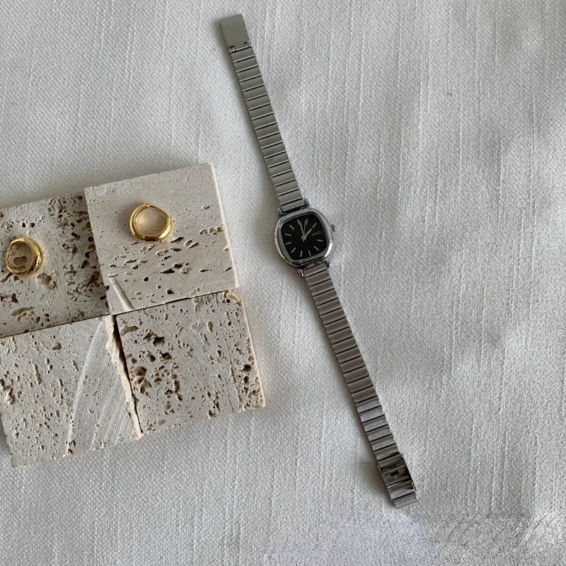 Luxury Women's Quartz Watch – Adjustable Stainless Steel Strap