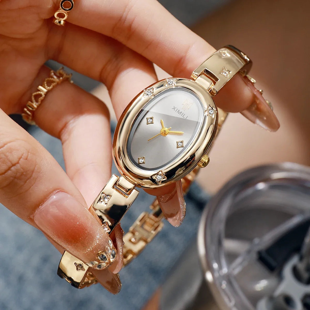 Elegant Oval Dial Women's Rhinestone Bracelet Quartz Watch – Bangle Wristwatch