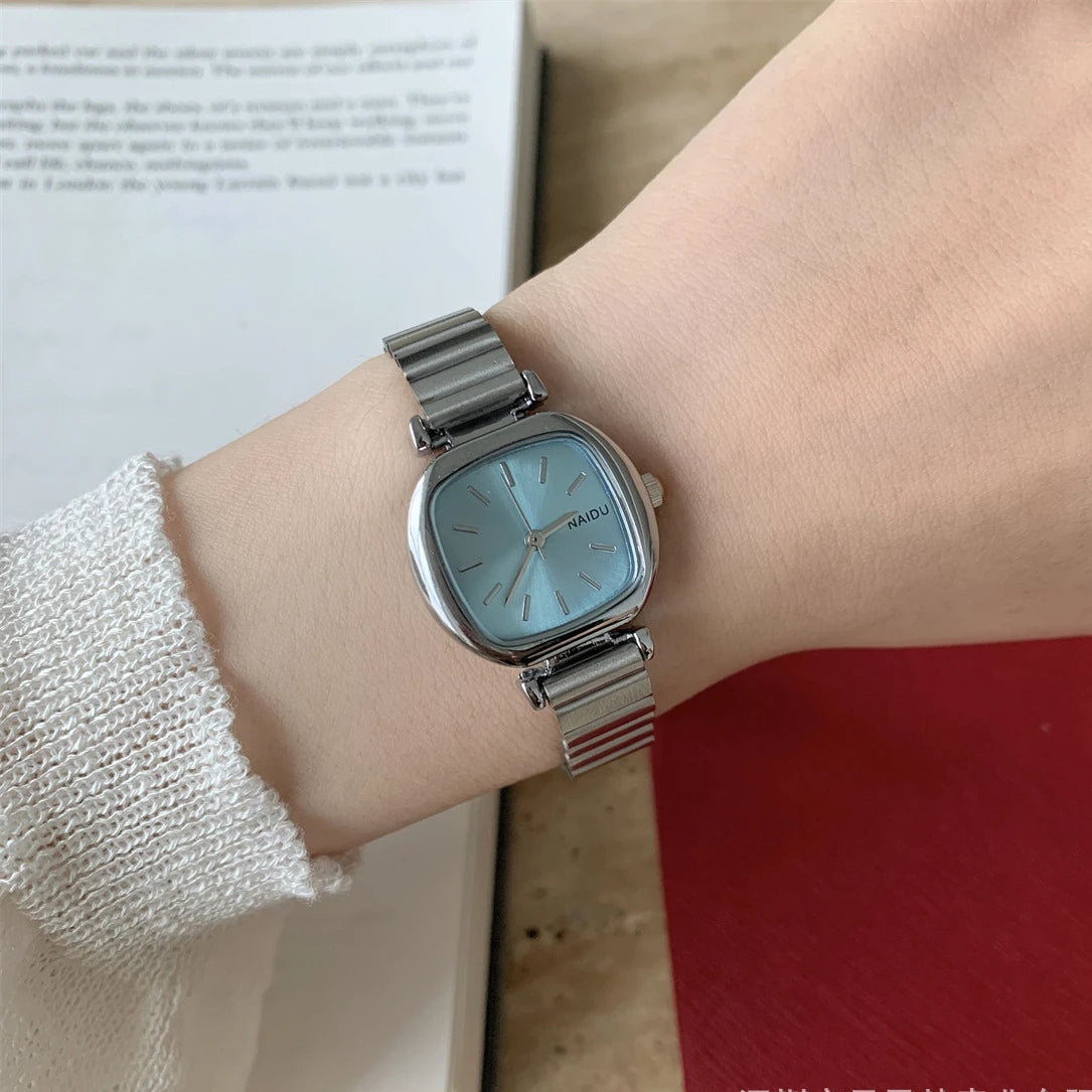 Luxury Women's Quartz Watch – Adjustable Stainless Steel Strap