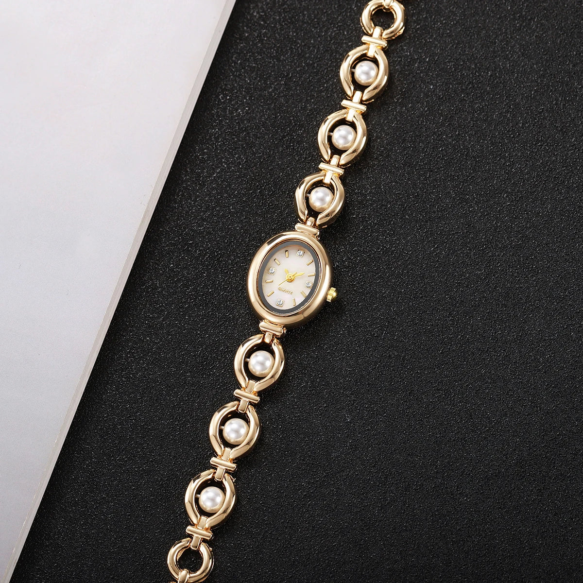 Elegant Pearl Bracelet Women's Diamond Quartz Watch – Fashion Ladies Wristwatch