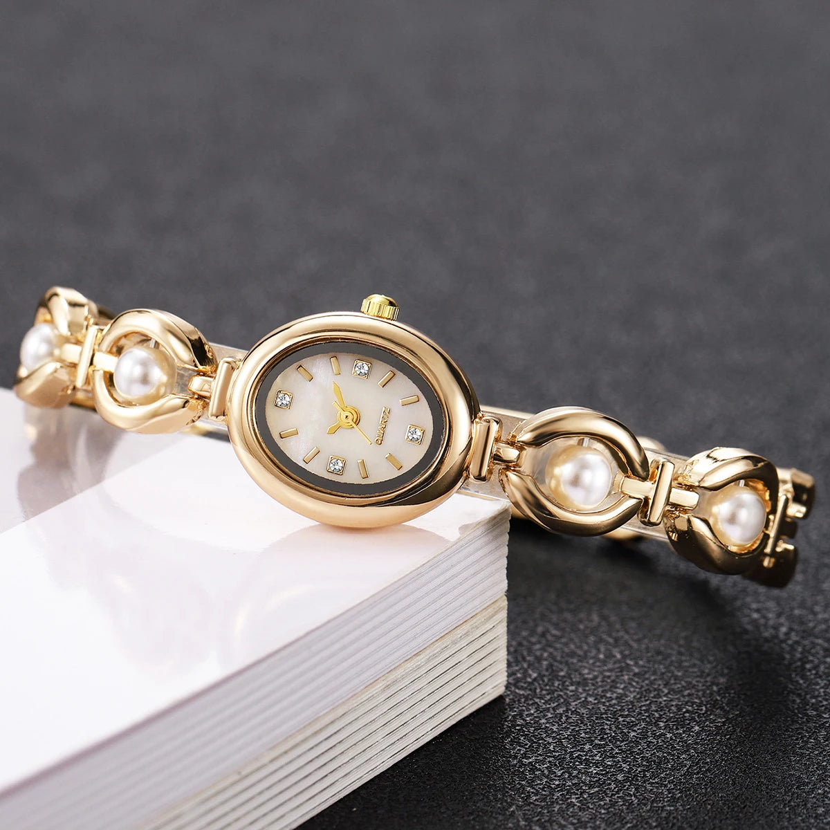 Elegant Pearl Bracelet Women's Diamond Quartz Watch – Fashion Ladies Wristwatch