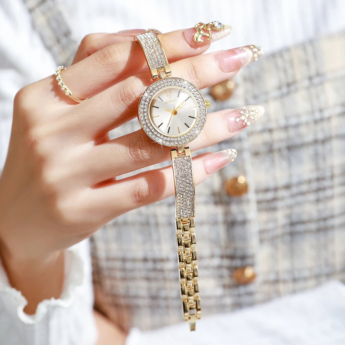 Luxury Rhinestone Bangle Women's Quartz Watch – Full Diamond Bezel Bracelet Wristwatch