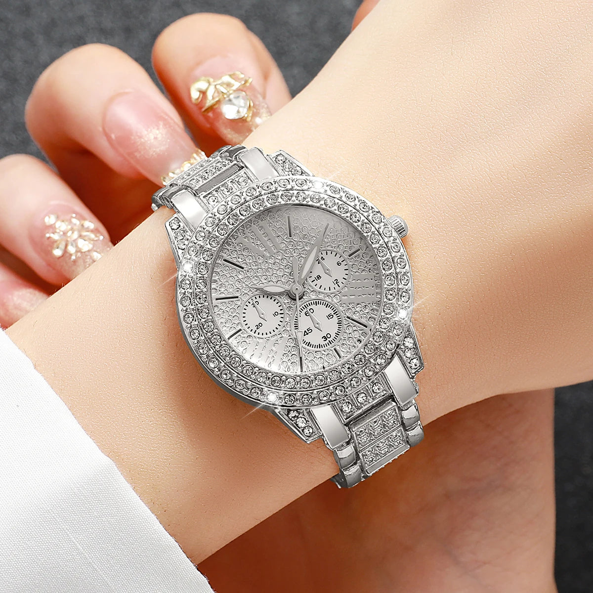 Luxury Full Diamond Women's Quartz Watch & Heart Bracelet Set – 2PCS Ladies Wristwatch