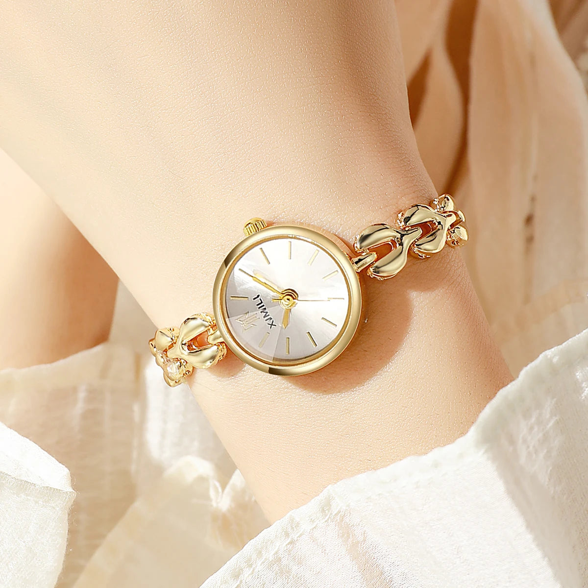 Elegant Women's Quartz Watch – Small Dial Heart Chain Bracelet Minimalist Wristwatch