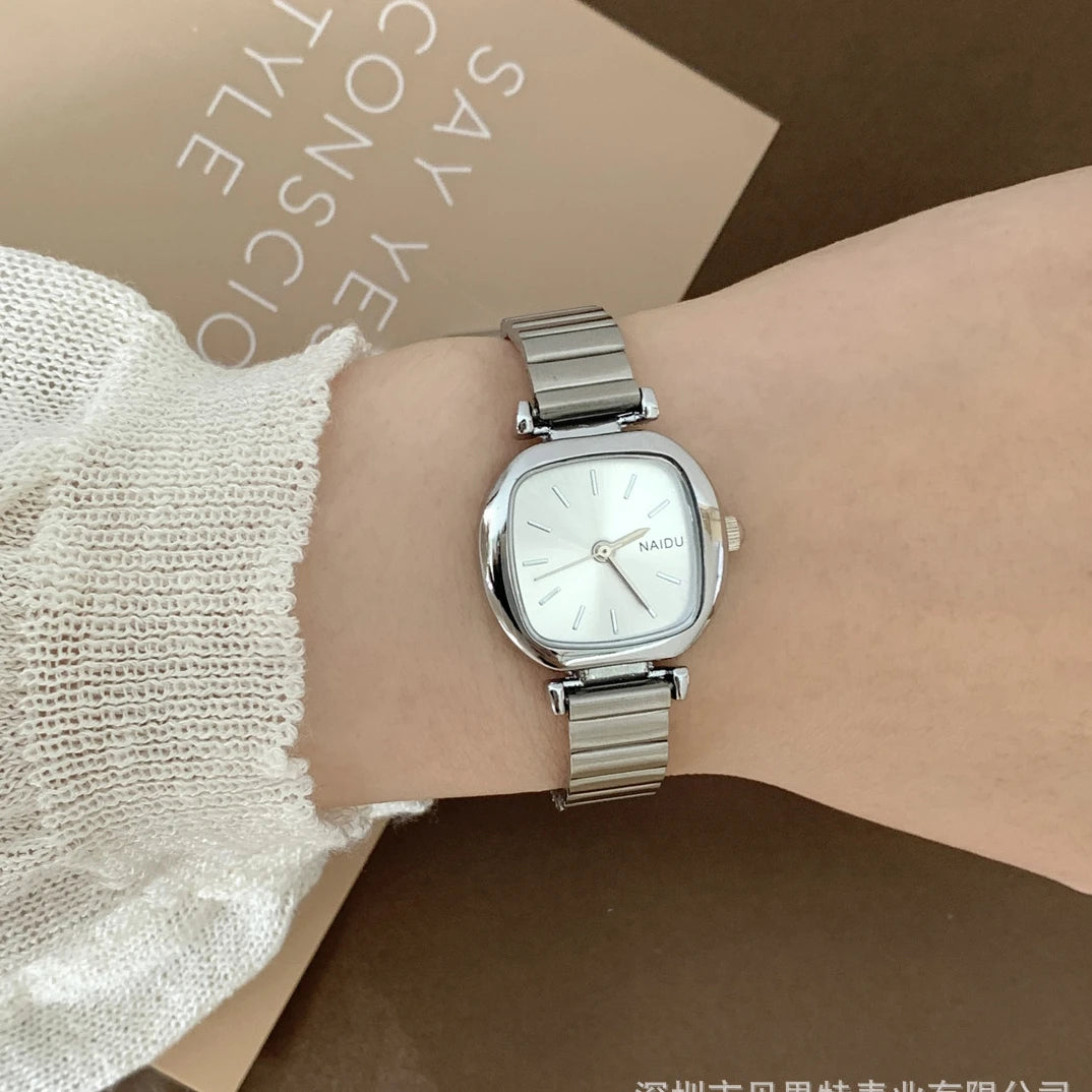 Luxury Women's Quartz Watch – Adjustable Stainless Steel Strap