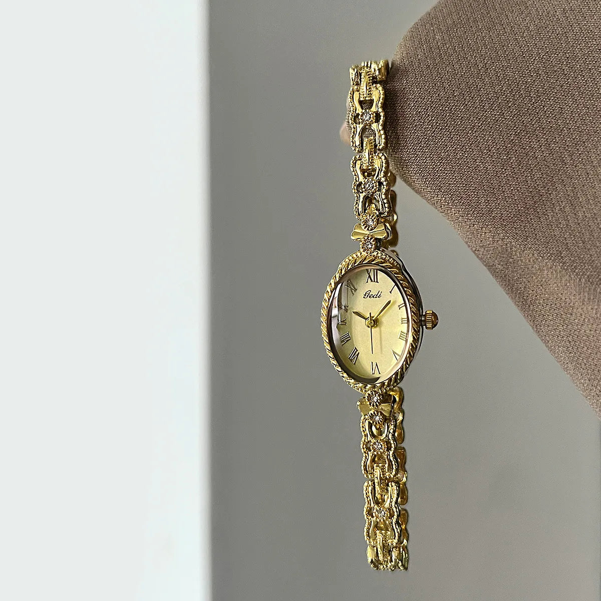 Gold Bracelet Watch for Women – Waterproof Fashion Quartz