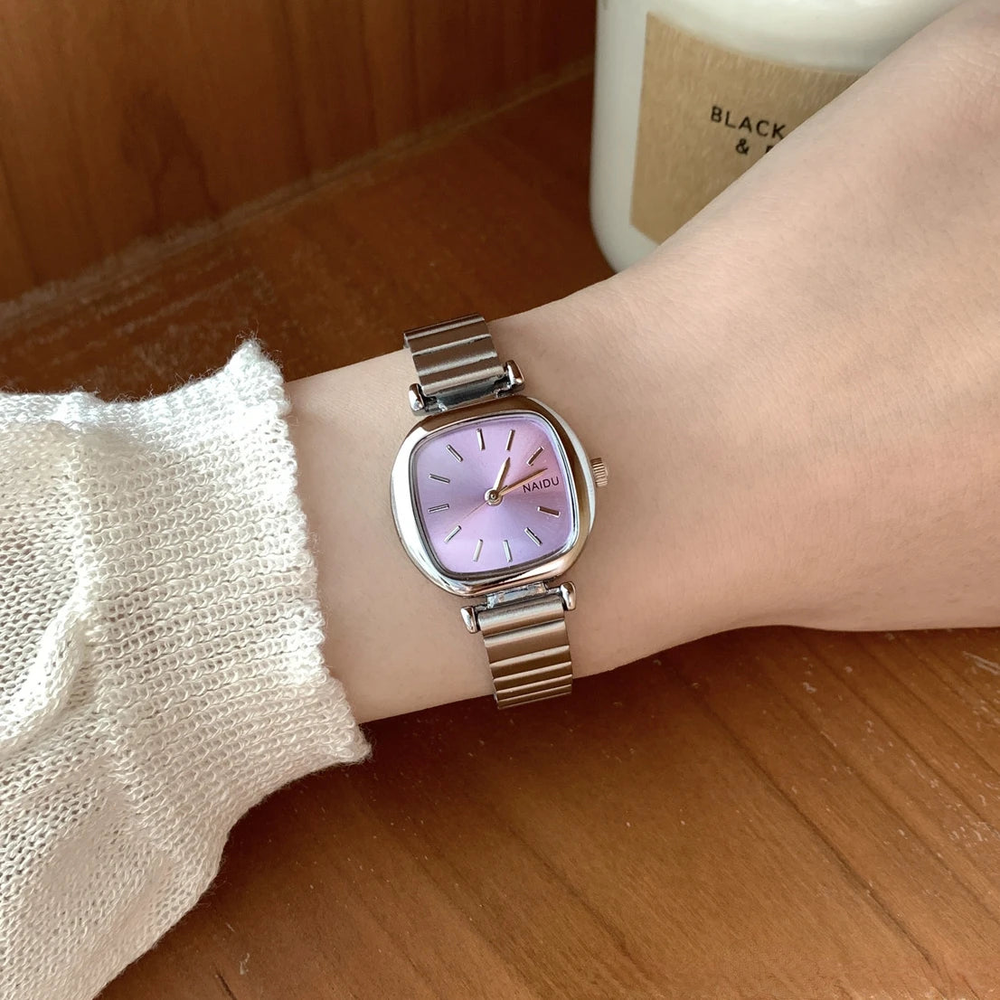 Luxury Women's Quartz Watch – Adjustable Stainless Steel Strap