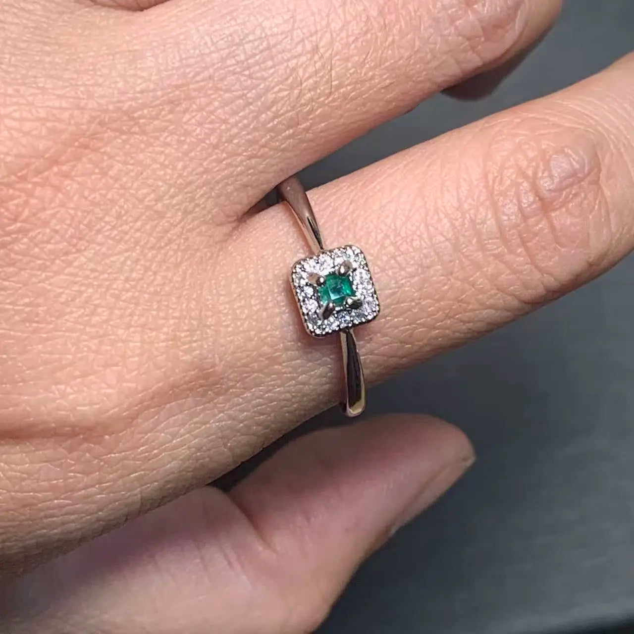 Natural Emerald Adjustable Ring – Vintage Gemstone Ring for Women