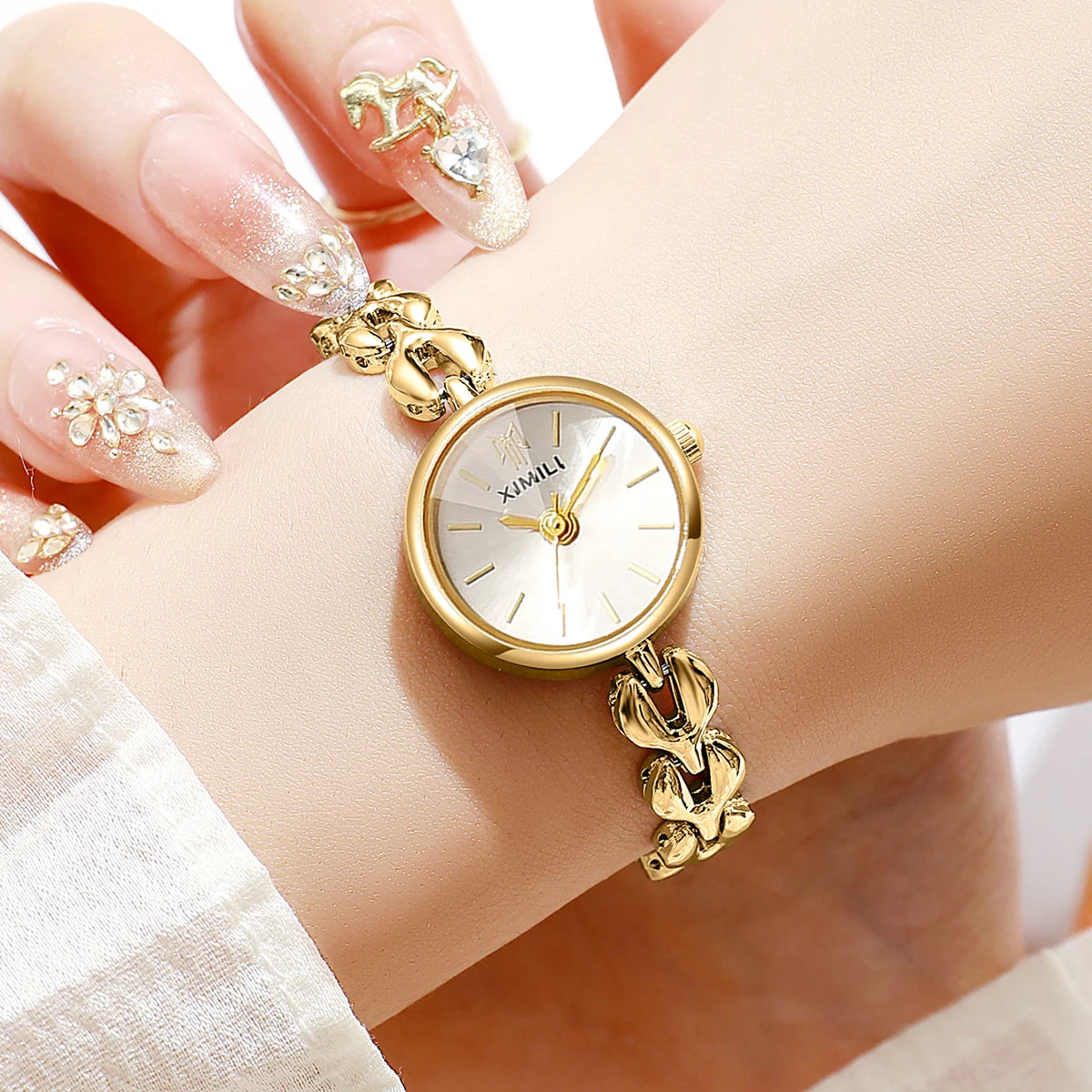 Elegant Women's Quartz Watch – Small Dial Heart Chain Bracelet Minimalist Wristwatch