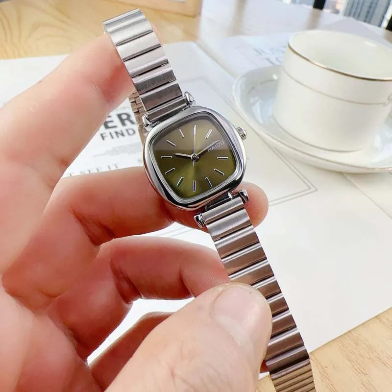 Luxury Women's Quartz Watch – Adjustable Stainless Steel Strap