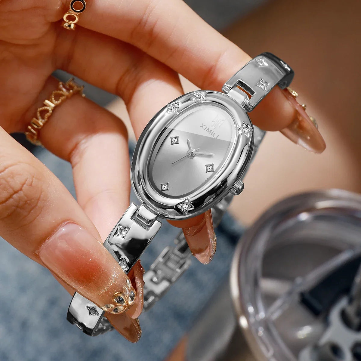 Elegant Oval Dial Women's Rhinestone Bracelet Quartz Watch – Bangle Wristwatch