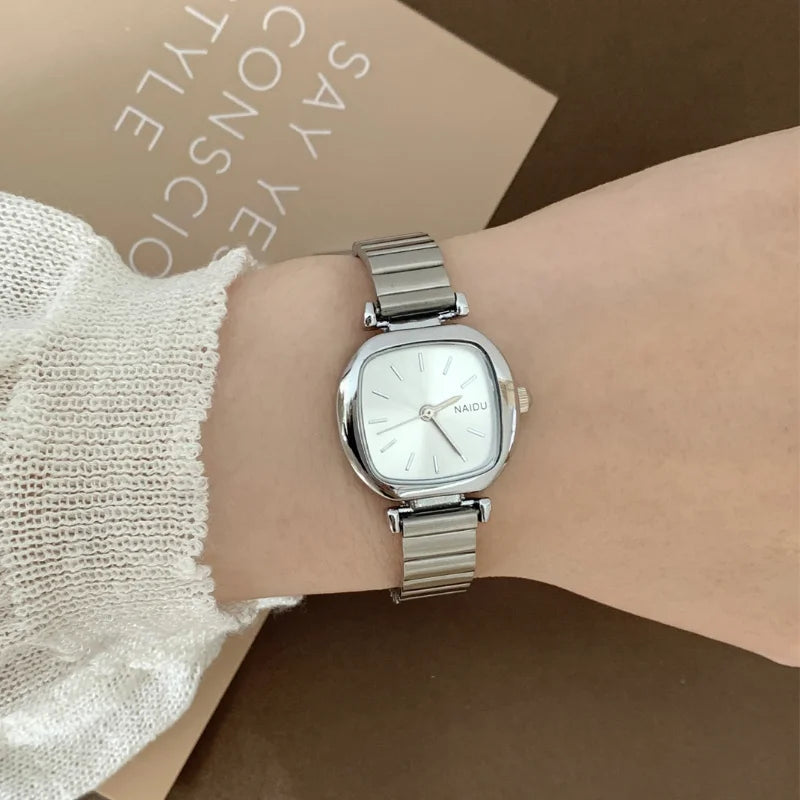 Luxury Women's Quartz Watch – Adjustable Stainless Steel Strap