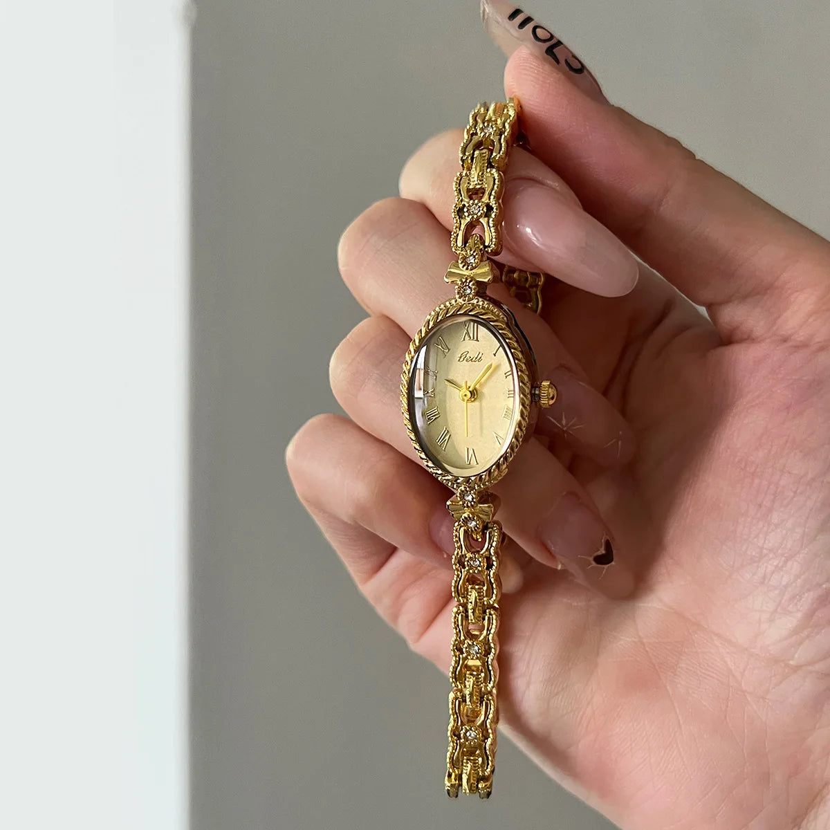 Gold Bracelet Watch for Women – Waterproof Fashion Quartz