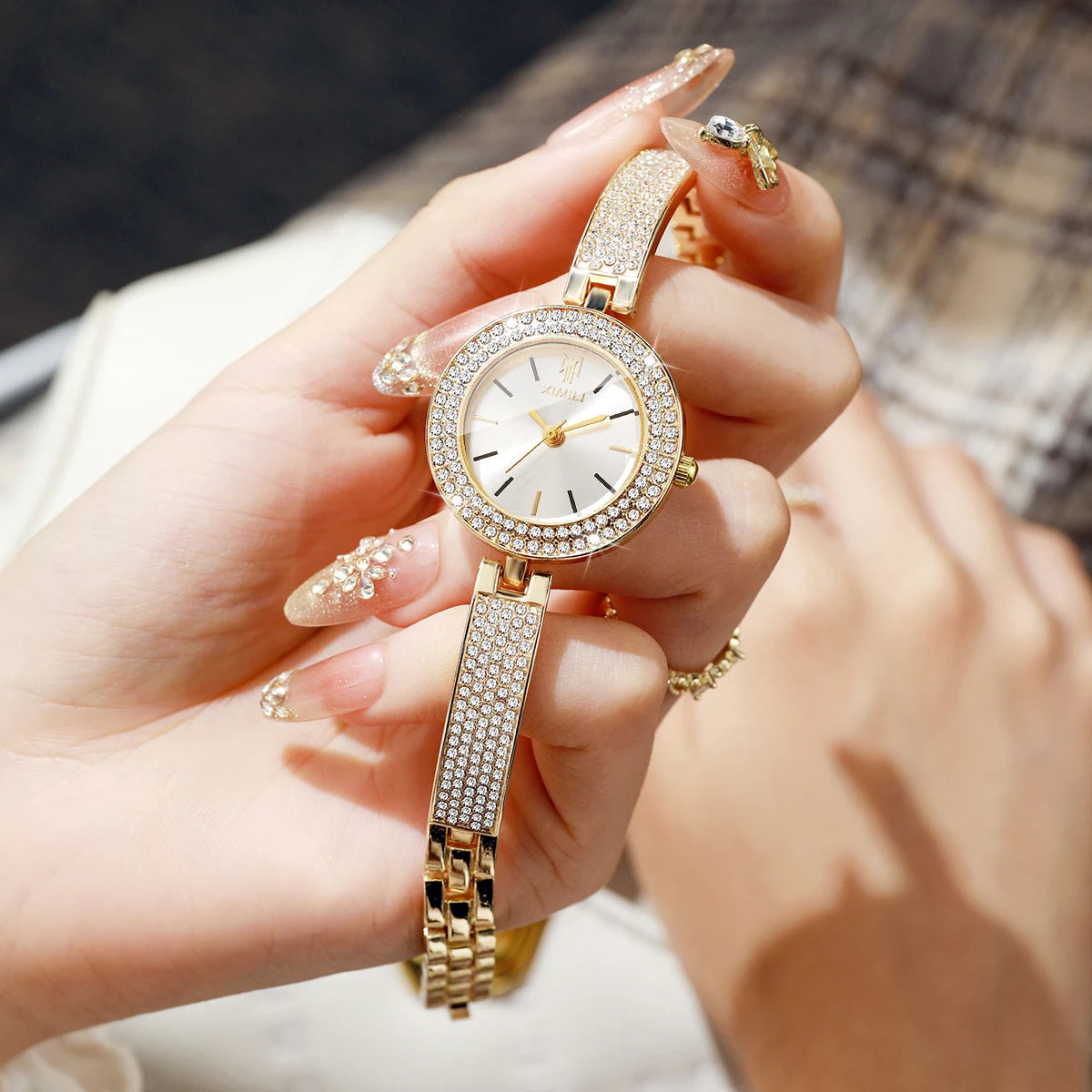 Luxury Rhinestone Bangle Women's Quartz Watch – Full Diamond Bezel Bracelet Wristwatch